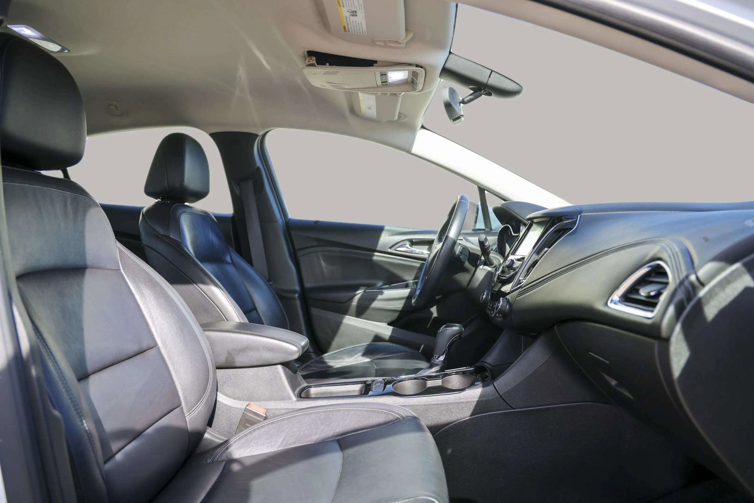 Used 2017 Chevrolet Cruze Premier image 35