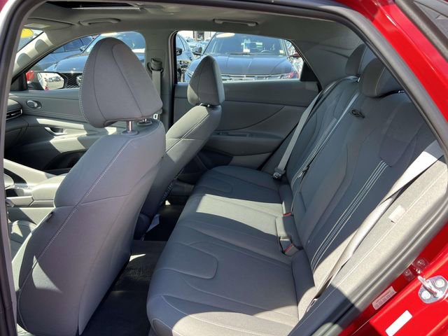 Certified 2025 Hyundai Elantra SEL image 10