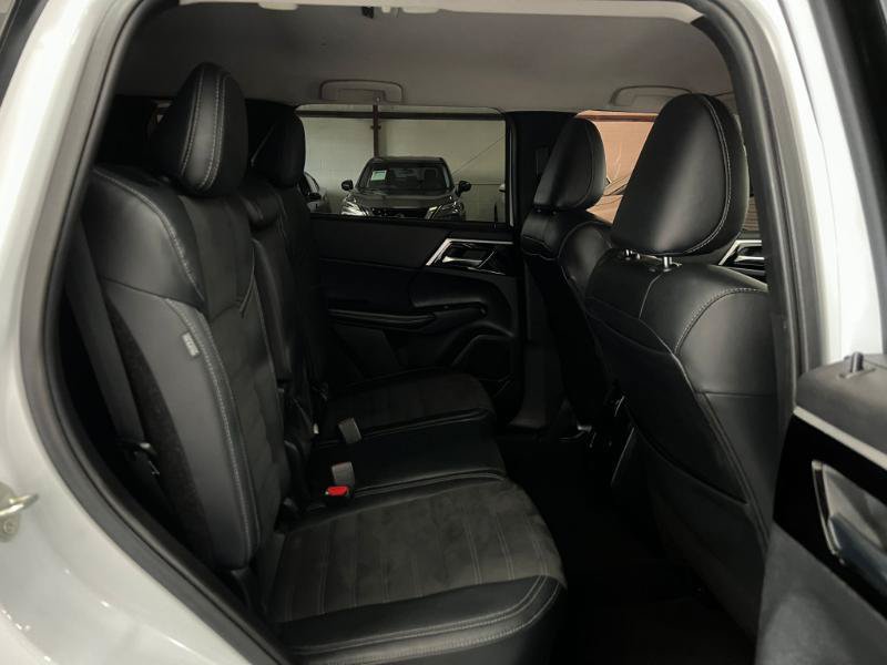Used 2023 Mitsubishi Outlander SE FWD image 21