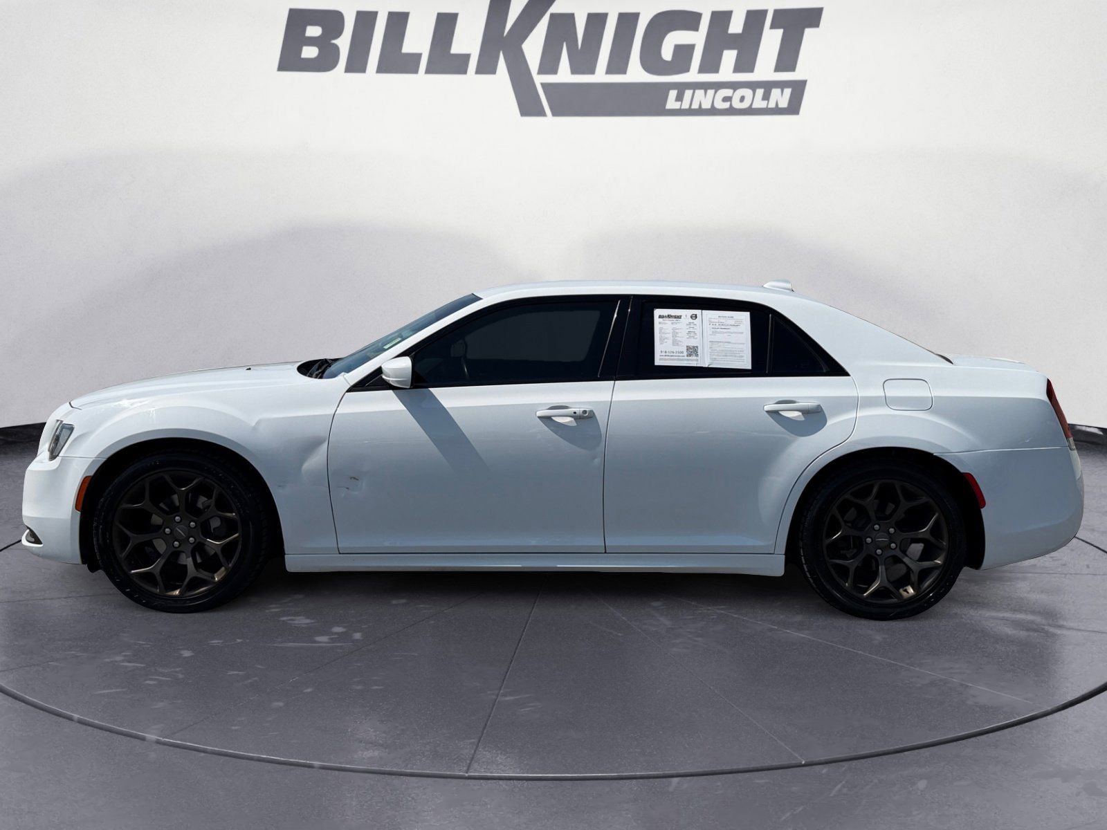 Used 2018 Chrysler 300 S w/ 300S Alloy Package image 2