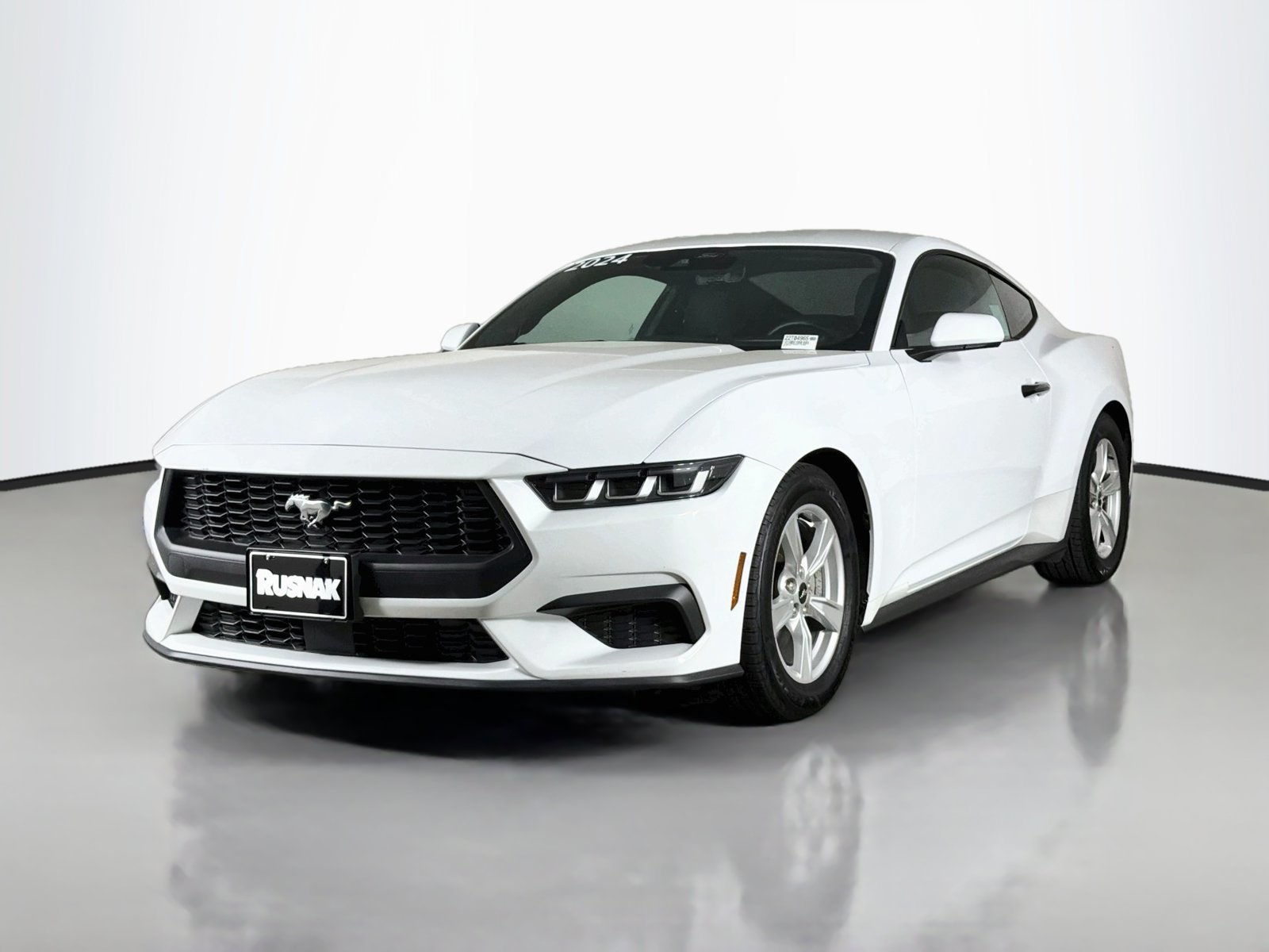 Used 2024 Ford Mustang Coupe RWD image 3