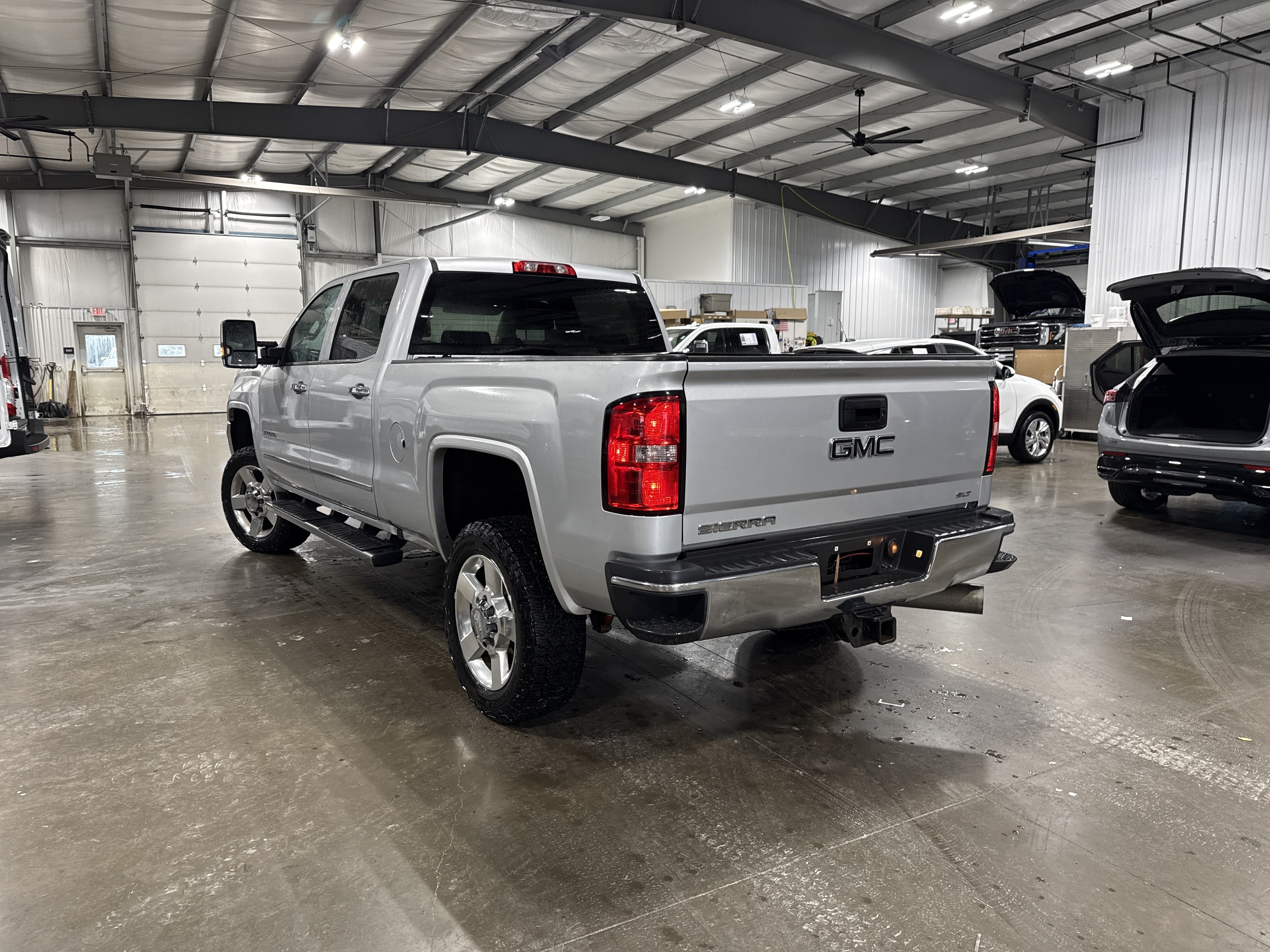 Used 2016 GMC Sierra 2500 SLT w/ Snow Plow Prep Package AWD/4WD image 4