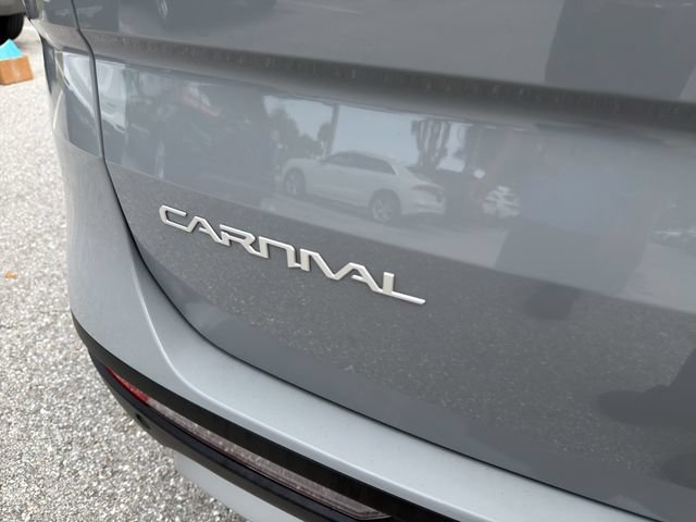Used 2024 Kia Carnival EX FWD image 10