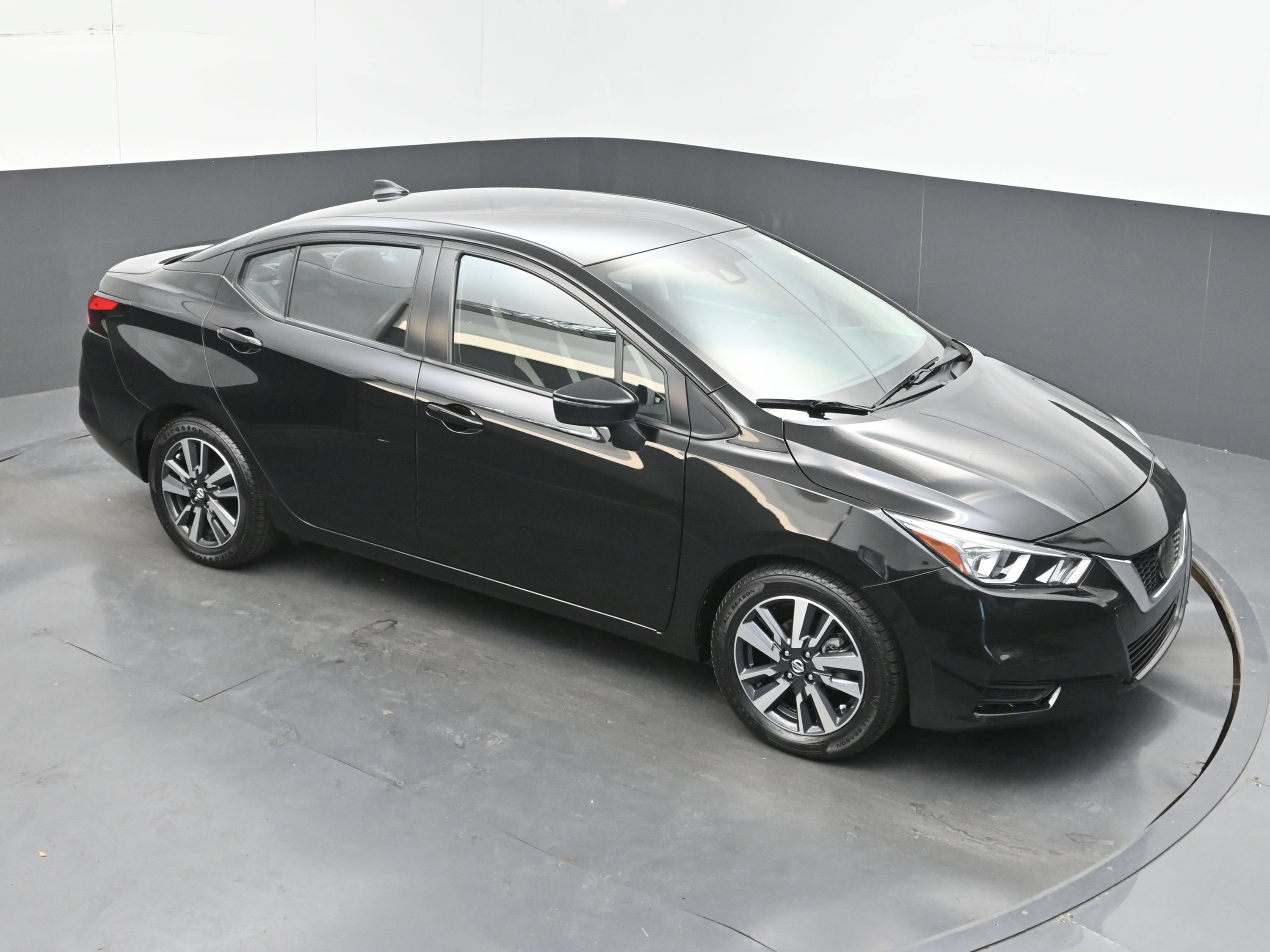 Used 2021 Nissan Versa SV FWD image 30