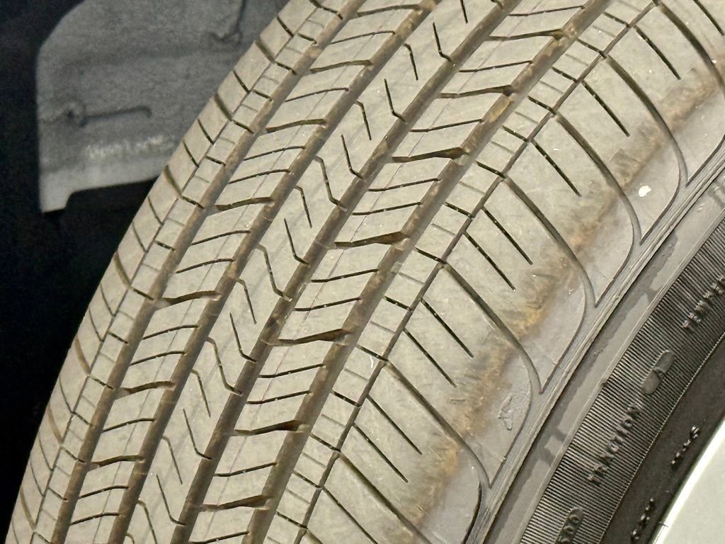 Used 2026 Toyota Highlander Platinum image 16