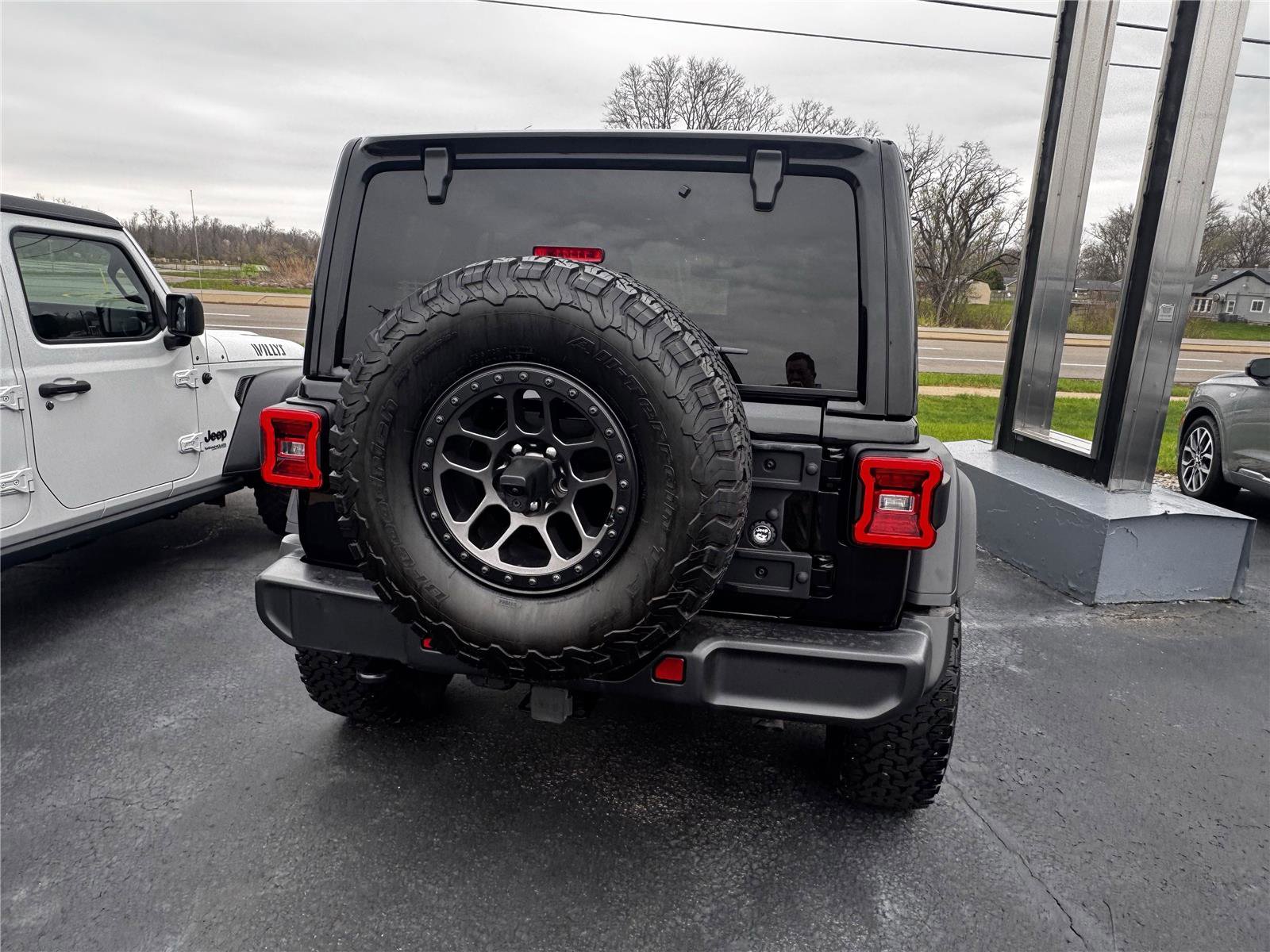 Used 2022 Jeep Wrangler Unlimited Sport AWD/4WD image 3