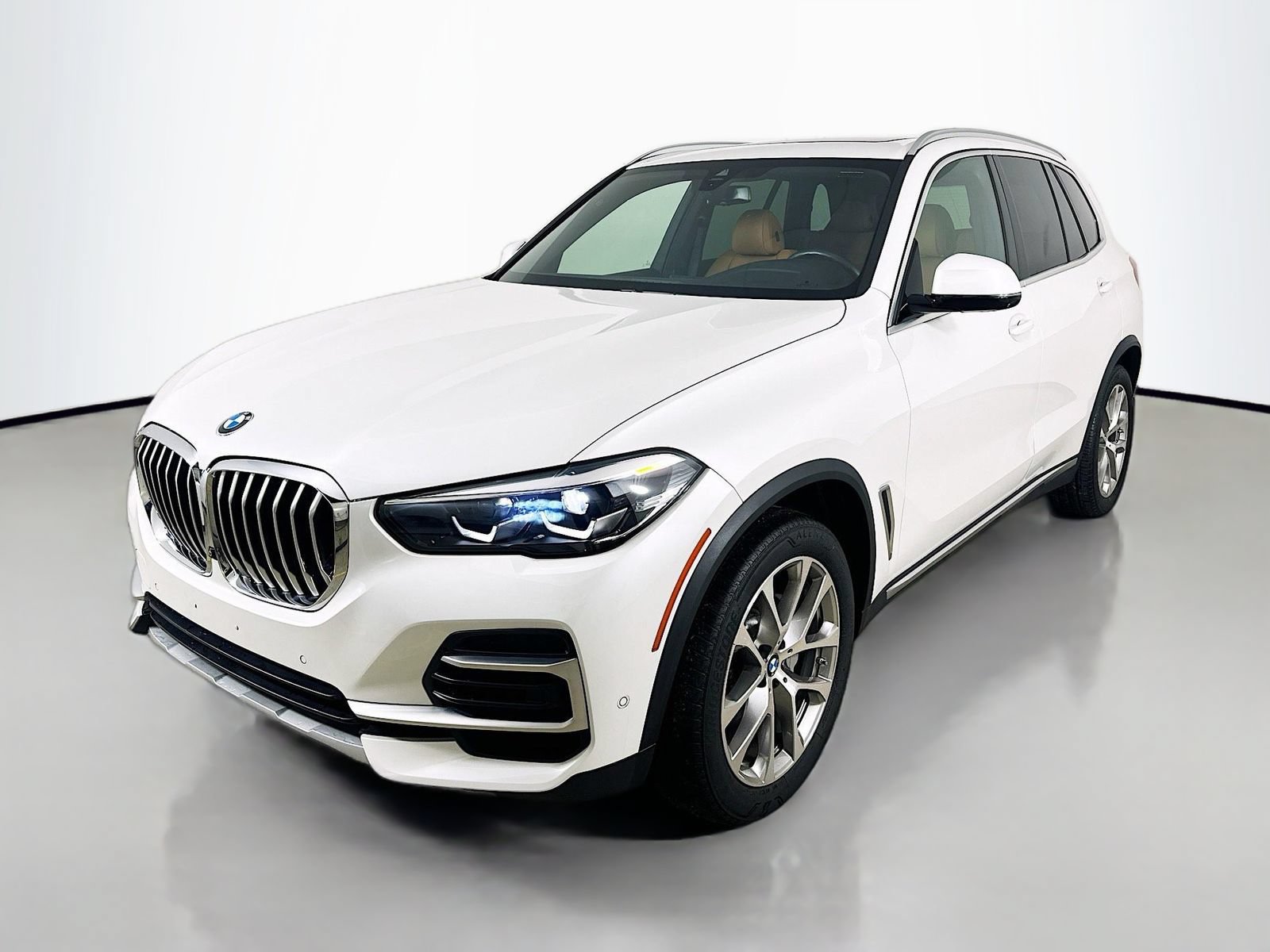 Used 2023 BMW X5 xDrive40i w/ Parking Assistance Package AWD/4WD video 1