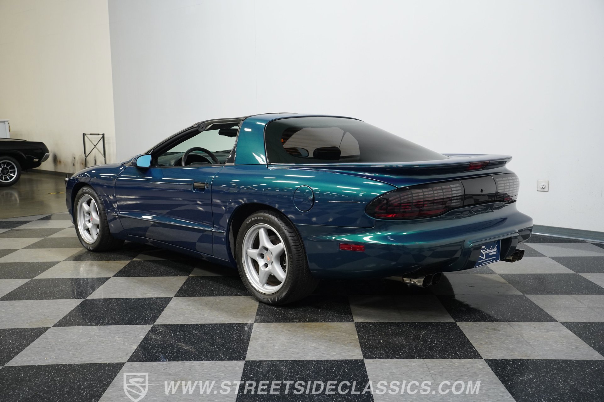 Used 1997 Pontiac Firebird Formula image 9