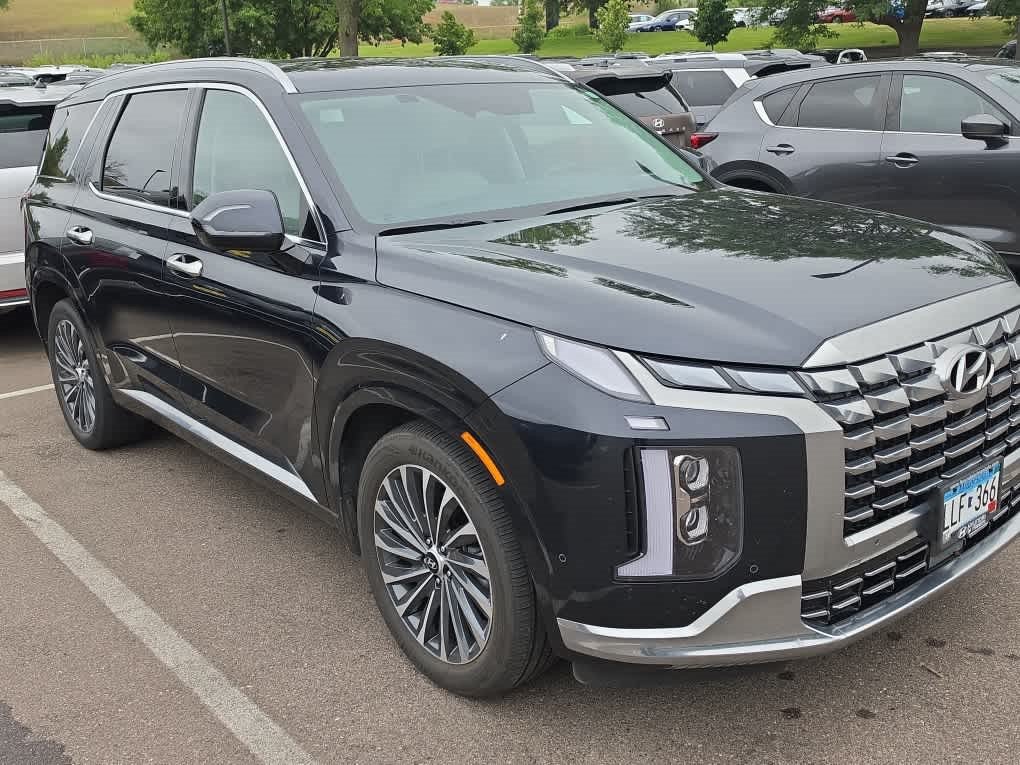Used 2024 Hyundai Palisade Calligraphy AWD/4WD image 2