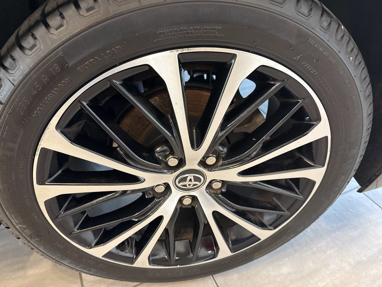 Used 2020 Toyota Camry SE w/ Phone Cable & Charge Package image 35