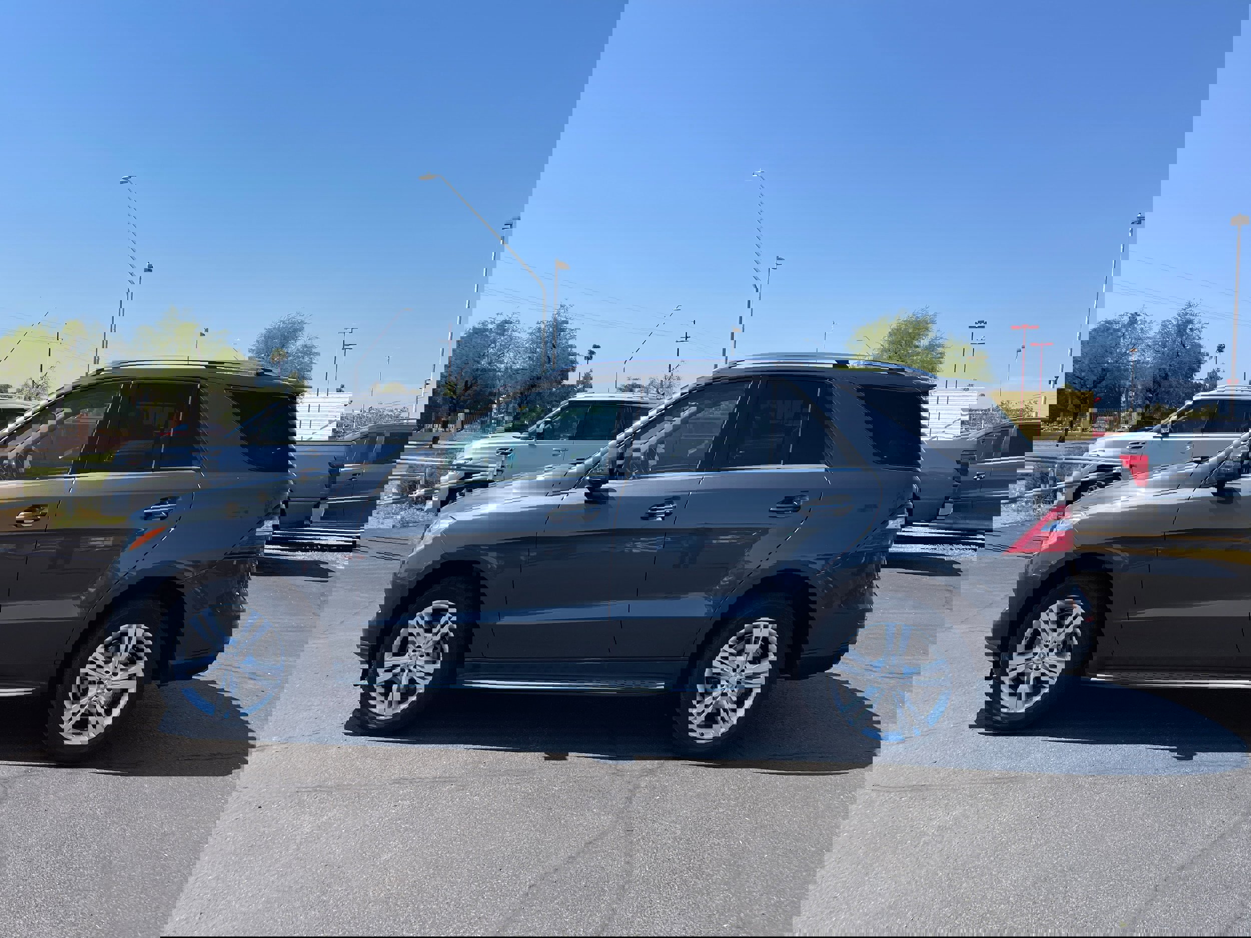 Used 2013 Mercedes-Benz ML 350 BlueTEC 4MATIC image 2