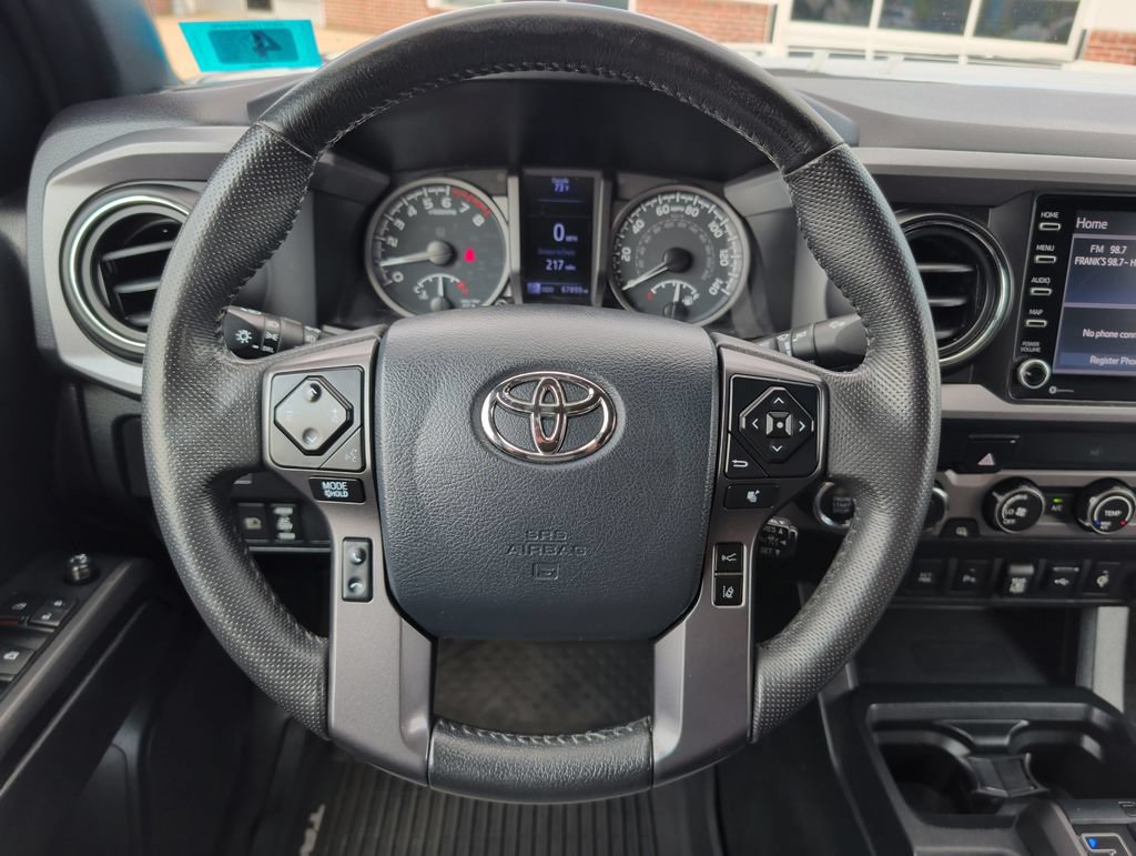 Used 2020 Toyota Tacoma TRD Off-Road w/ Technology Package AWD/4WD image 19