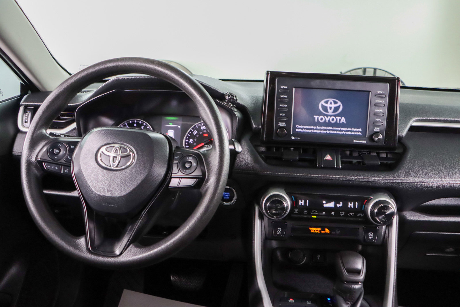 Used 2022 Toyota RAV4 XLE image 17