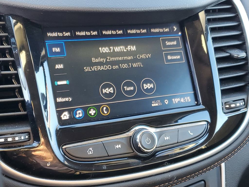 Used 2022 Chevrolet Trax LT w/ LT Convenience Package image 16