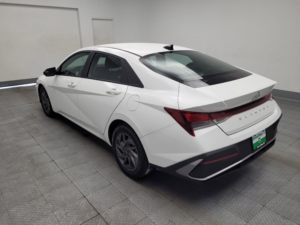 Used 2024 Hyundai Elantra SEL FWD image 5