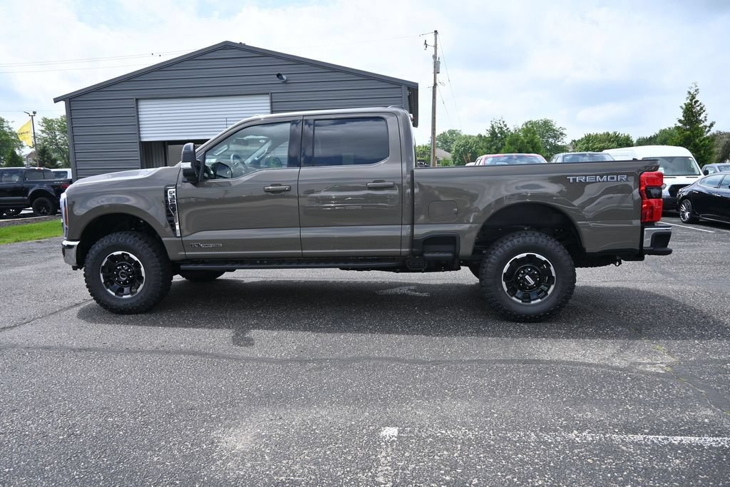 New 2026 Ford F350 Lariat w/ Tremor Off-Road Package AWD/4WD image 9