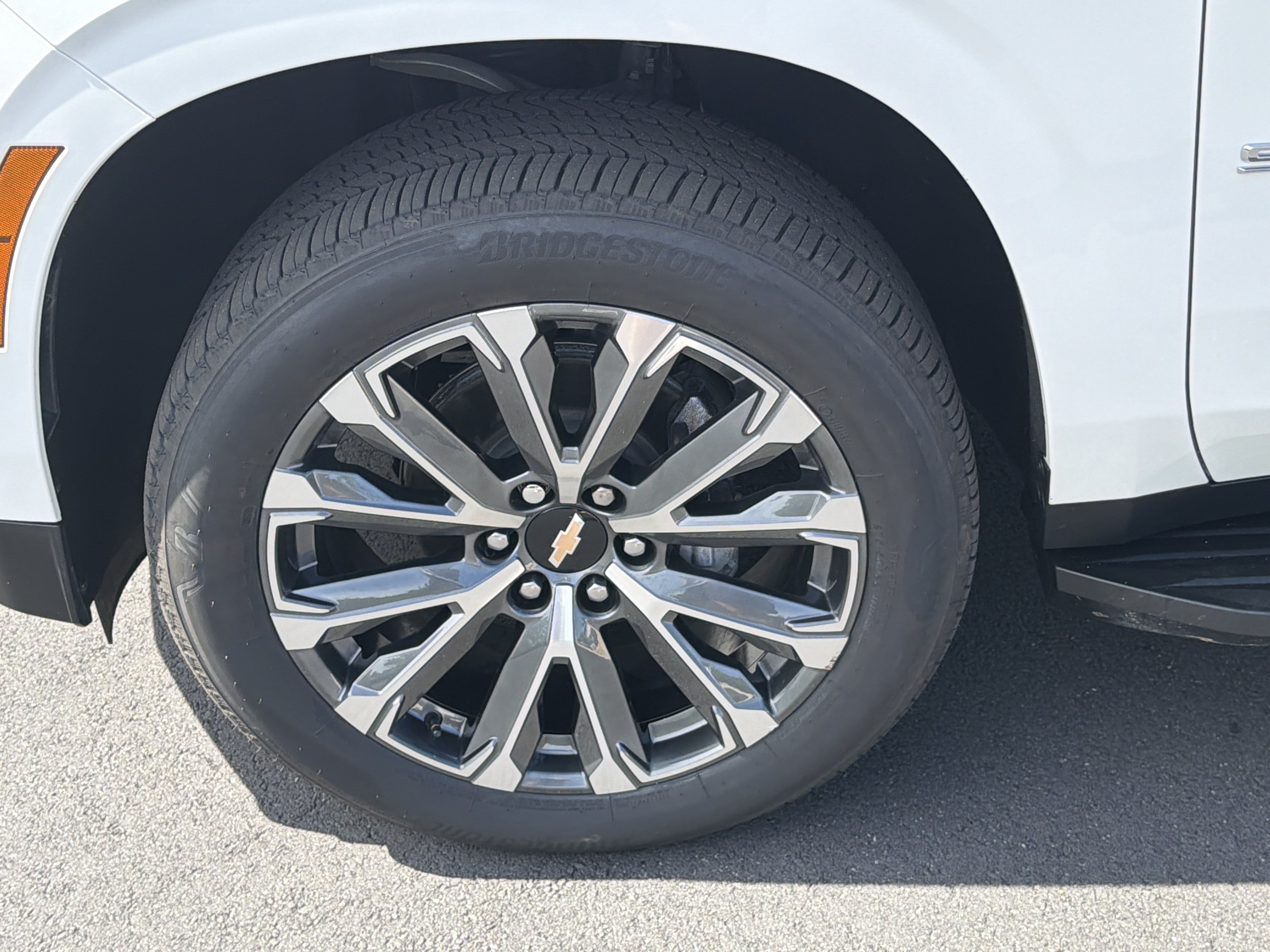 Used 2025 Chevrolet Suburban High Country AWD/4WD image 11