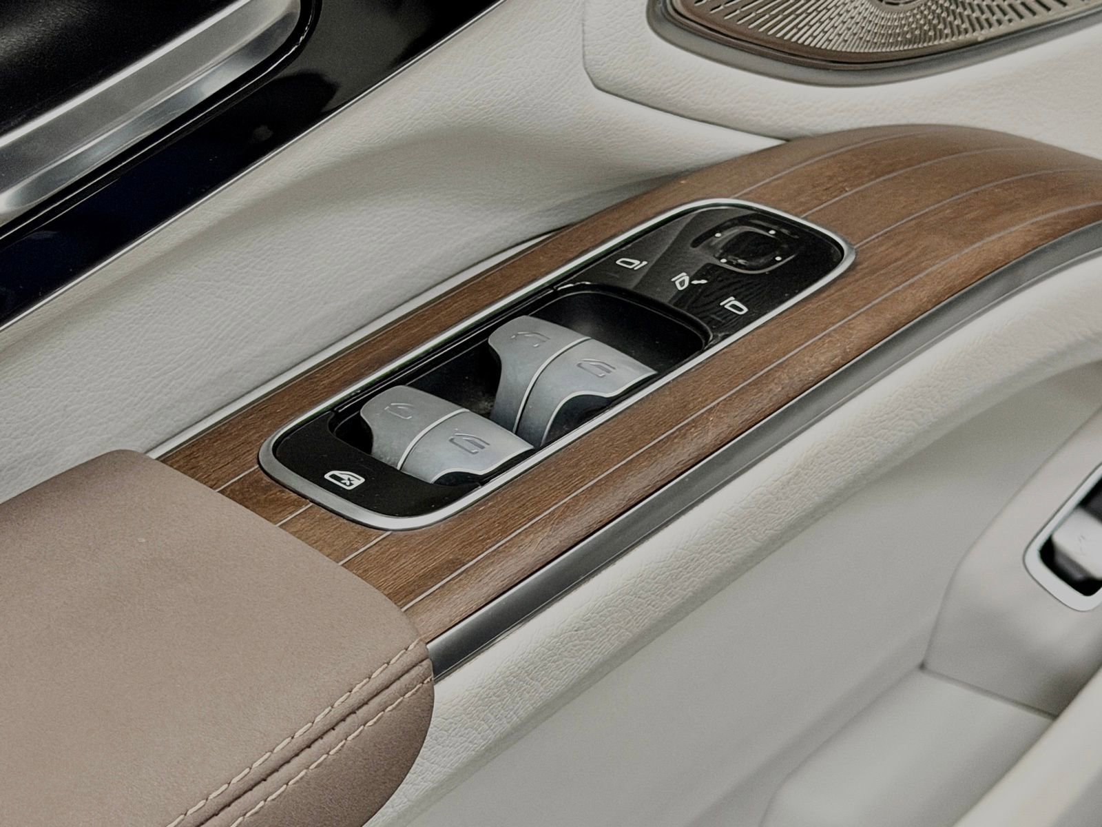 Used 2023 Mercedes-Benz EQS 580 4MATIC Sedan image 23
