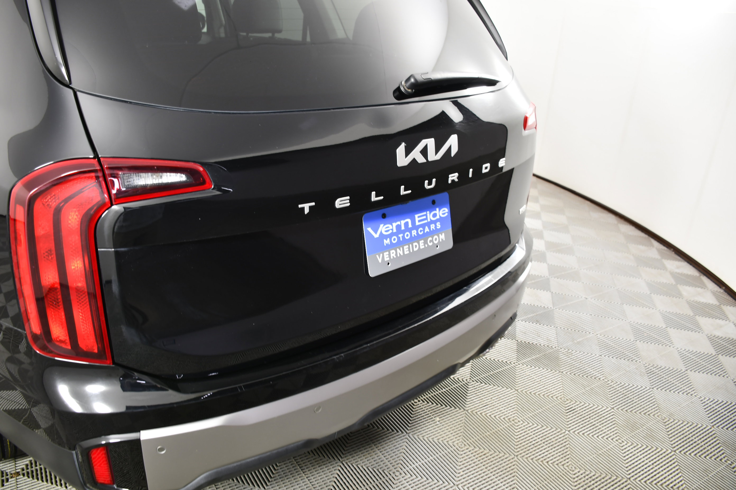 Used 2025 Kia Telluride S image 15