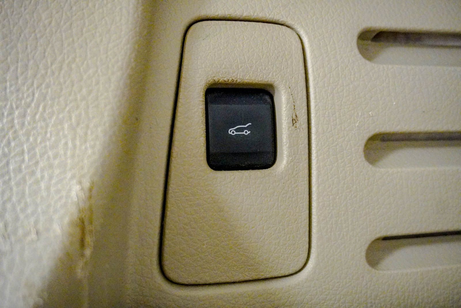 Used 2015 Lincoln MKX FWD w/ Equipment Group 101A image 9