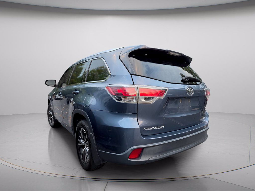 Used 2016 Toyota Highlander XLE AWD/4WD image 7
