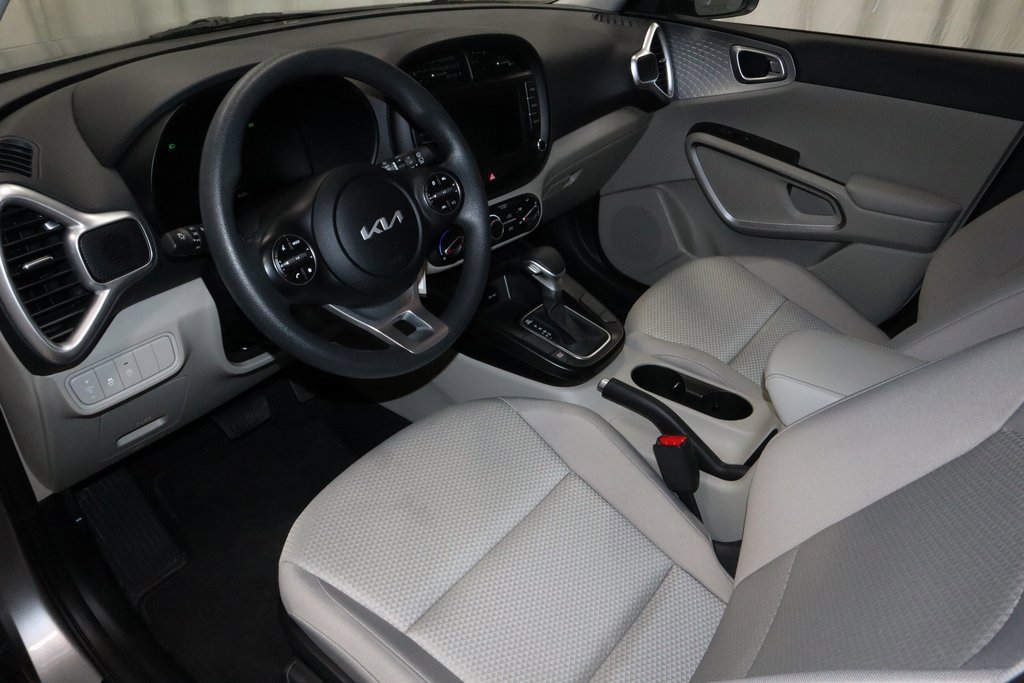 Used 2025 Kia Soul LX image 23