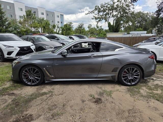 Used 2017 INFINITI Q60 Red Sport 400 RWD image 5