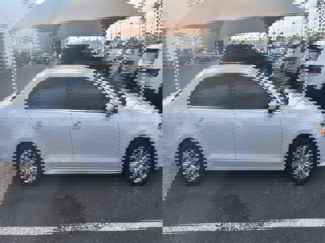 Used 2017 Volkswagen Jetta S image 4