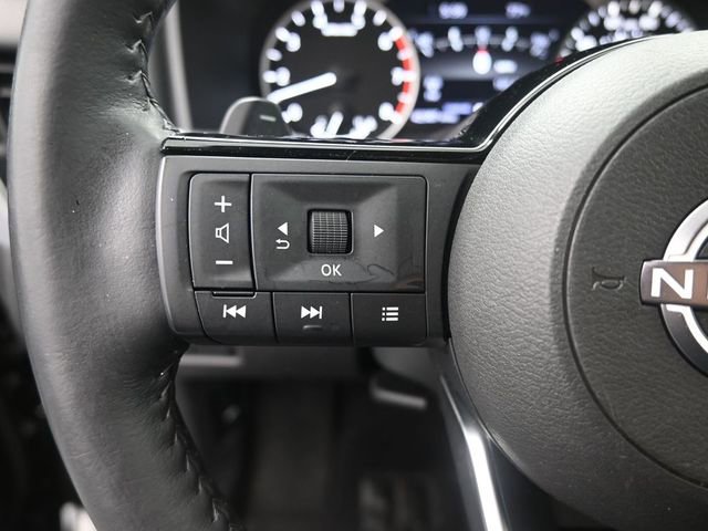 Used 2023 Nissan Rogue SL w/ SL Premium Package image 2