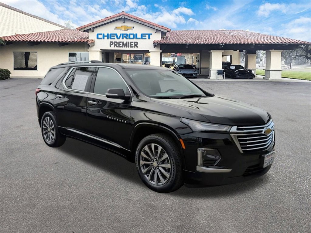 Used 2023 Chevrolet Traverse Premier image 2