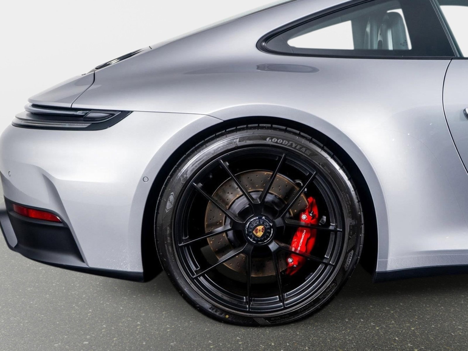 Used 2025 Porsche 911 Carrera GTS RWD image 8