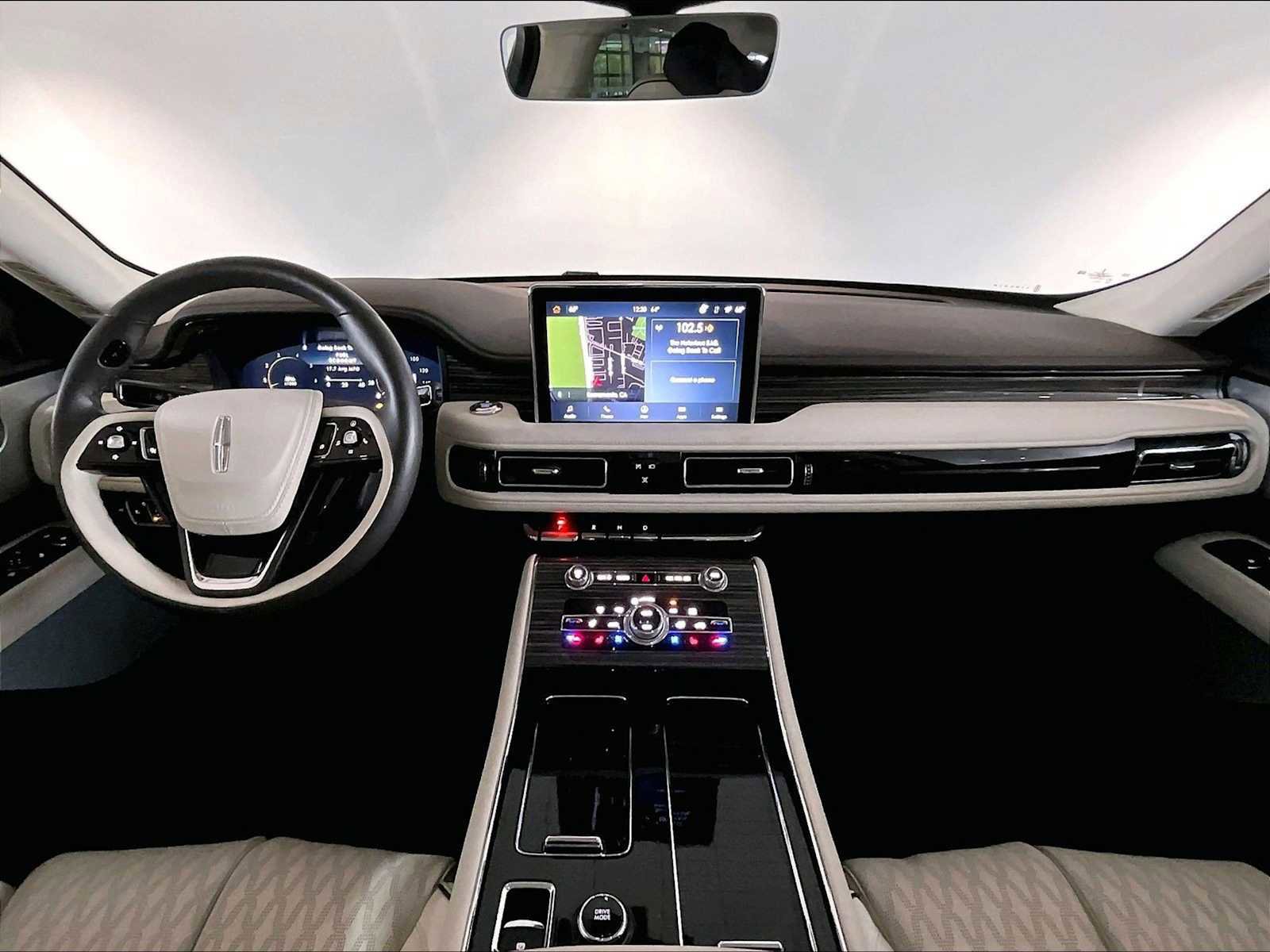 Used 2024 Lincoln Aviator Black Label AWD/4WD image 17