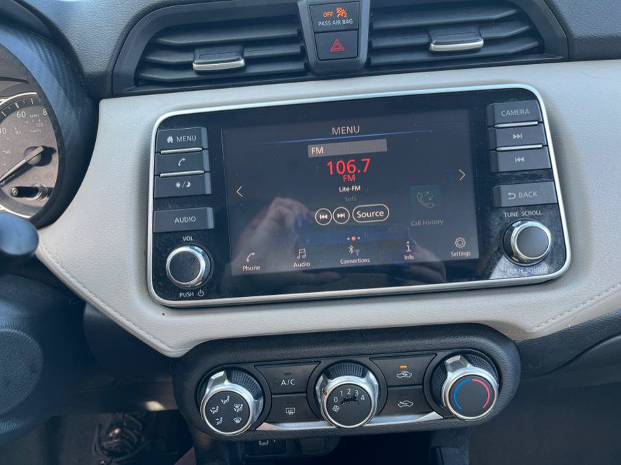 Used 2021 Nissan Versa SV FWD image 20