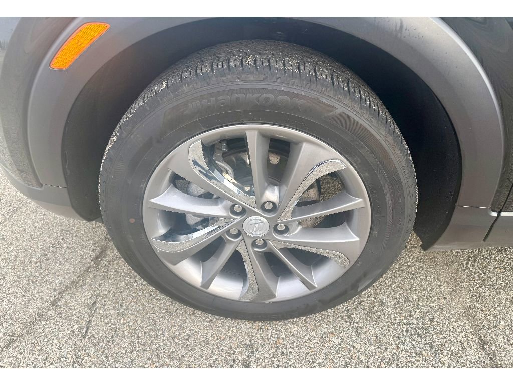 Used 2022 Buick Encore GX Essence w/ Experience Buick Package FWD image 9