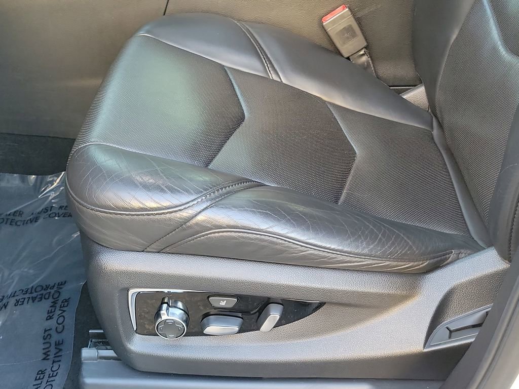 Used 2018 Cadillac Escalade Platinum image 19