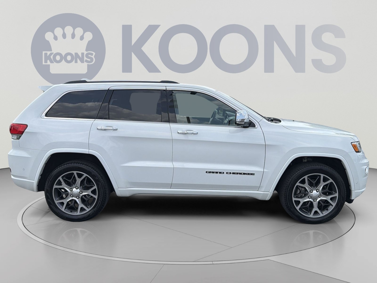 Used 2019 Jeep Grand Cherokee Overland AWD/4WD image 8