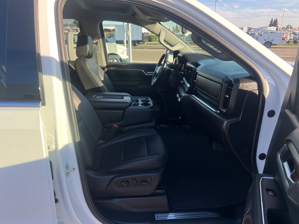 Used 2025 GMC Sierra 1500 SLT AWD/4WD image 31
