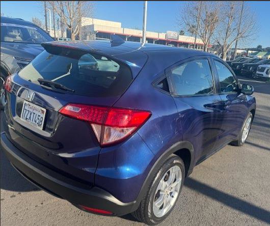 Used 2017 Honda HR-V LX image 6