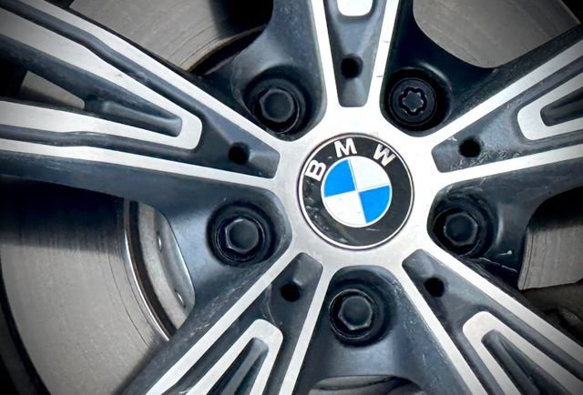 Used 2024 BMW 330i xDrive Sedan w/ Premium Package AWD/4WD image 13