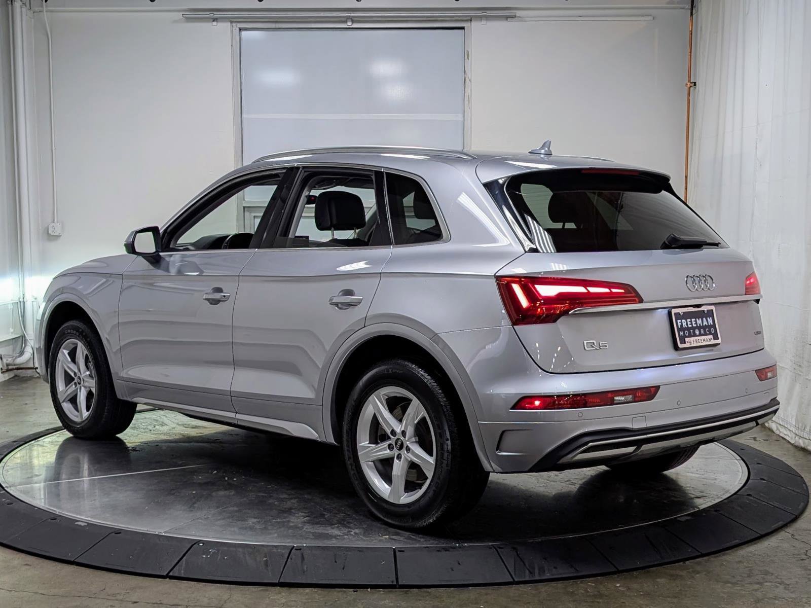 Used 2023 Audi Q5 2.0T Premium w/ Convenience Package image 7