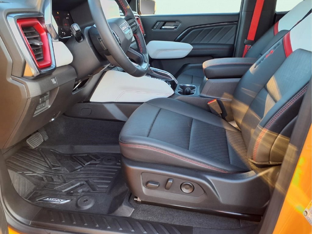 Used 2026 GMC Canyon AT4X AWD/4WD image 19