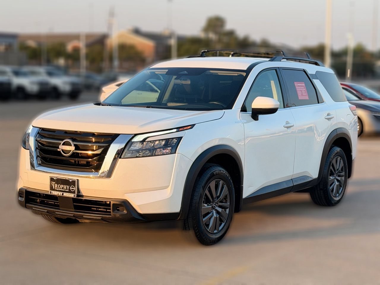 Certified 2023 Nissan Pathfinder SV w/ Lighting Package (N92) FWD image 3
