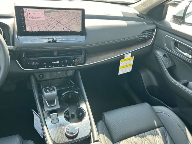 New 2026 Nissan Rogue Platinum AWD/4WD image 16