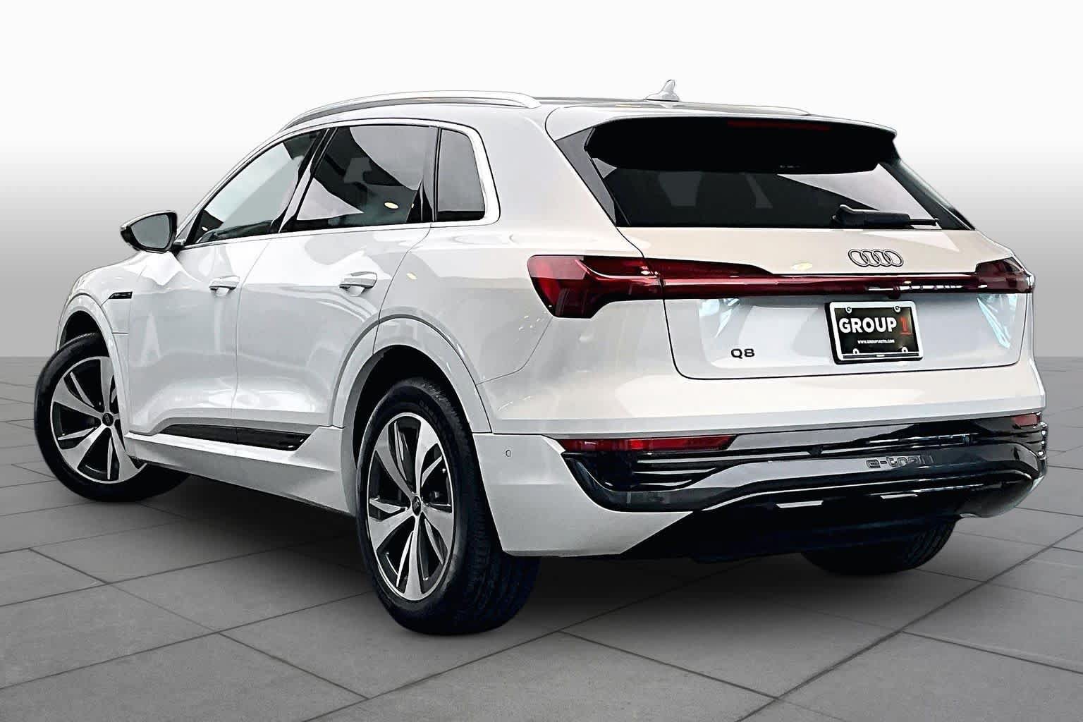 Used 2024 Audi Q8 e-tron Premium Plus w/ Premium Plus Package AWD/4WD image 10