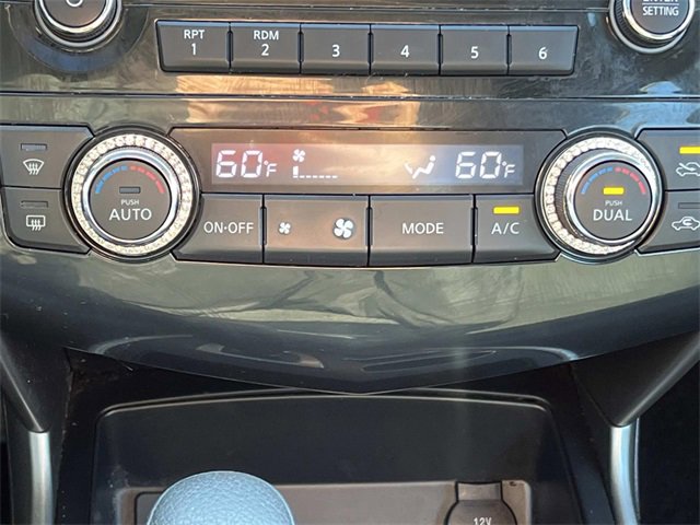 Used 2015 Nissan Altima 2.5 SV w/ Convenience Package image 19