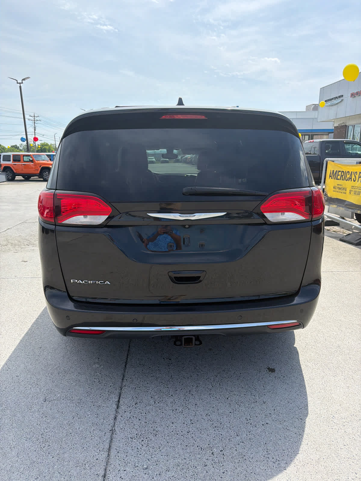 Used 2017 Chrysler Pacifica Touring-L Plus FWD image 8