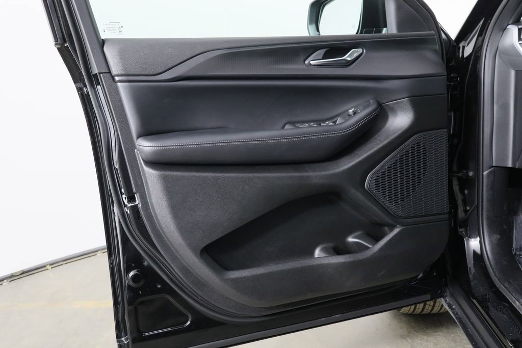 New 2026 Jeep Grand Cherokee L 2WD image 20