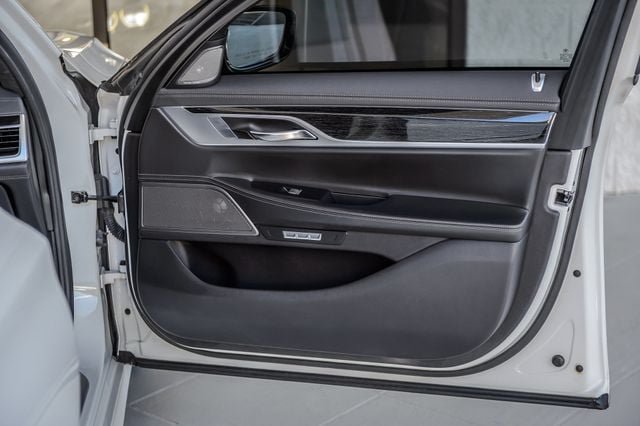 Used 2017 BMW 740i RWD image 57
