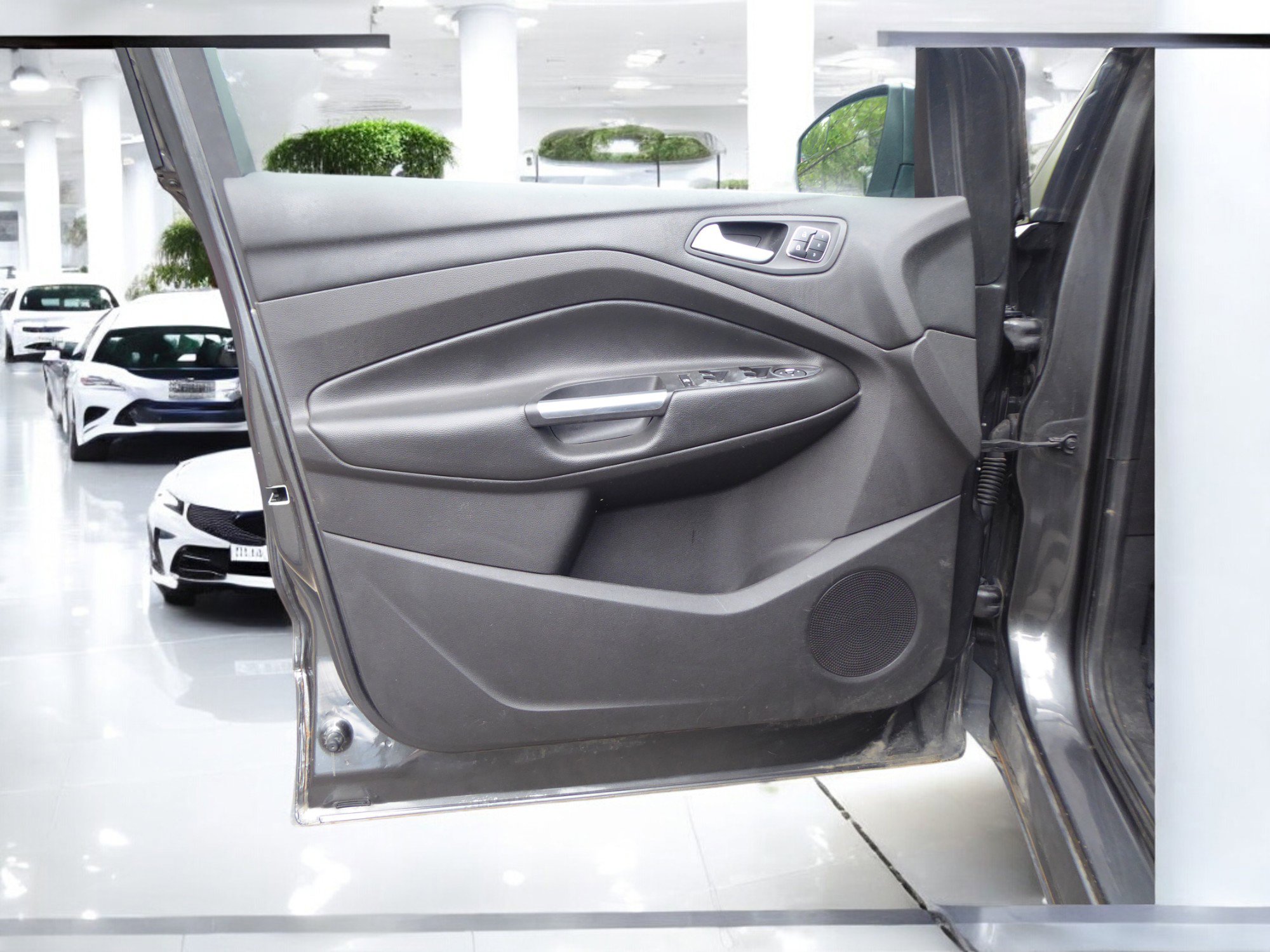 Used 2015 Ford Escape Titanium image 21