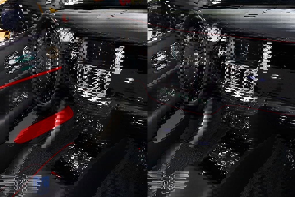 Used 2021 Rolls-Royce Dawn image 26